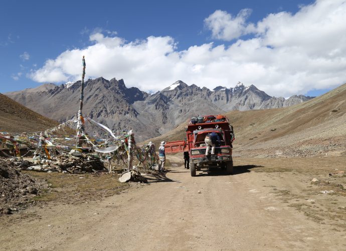 Nara La, 4,600 meters, September 2017.
Nara La is the highest point along the Hilsa – Simikot route and remains closed for more than five months of the year due to snow. The road cuts through steep slopes on its north face, which experience landslides and avalanches for most of the spring when snow melts. In April, when the road was closed for vehicles, we had to leave at 3am from Yari to cross this section before 9am, when the mountain is still frozen and safe from melting.